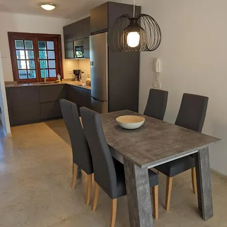 Schicke In La Paz, *